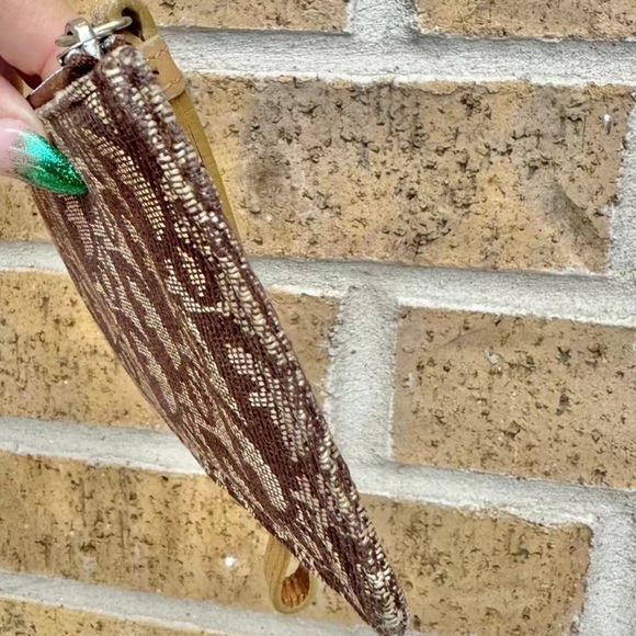 Christian Dior monogram wristlet. Comes with copy of COA from Entrupy - Picture 5 of 8